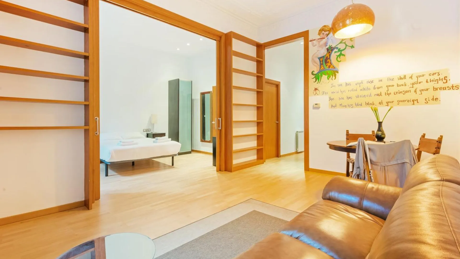 Apartament Quiet, Vibrant 2 Bedroom In Pedestrian Eixample Barcelona