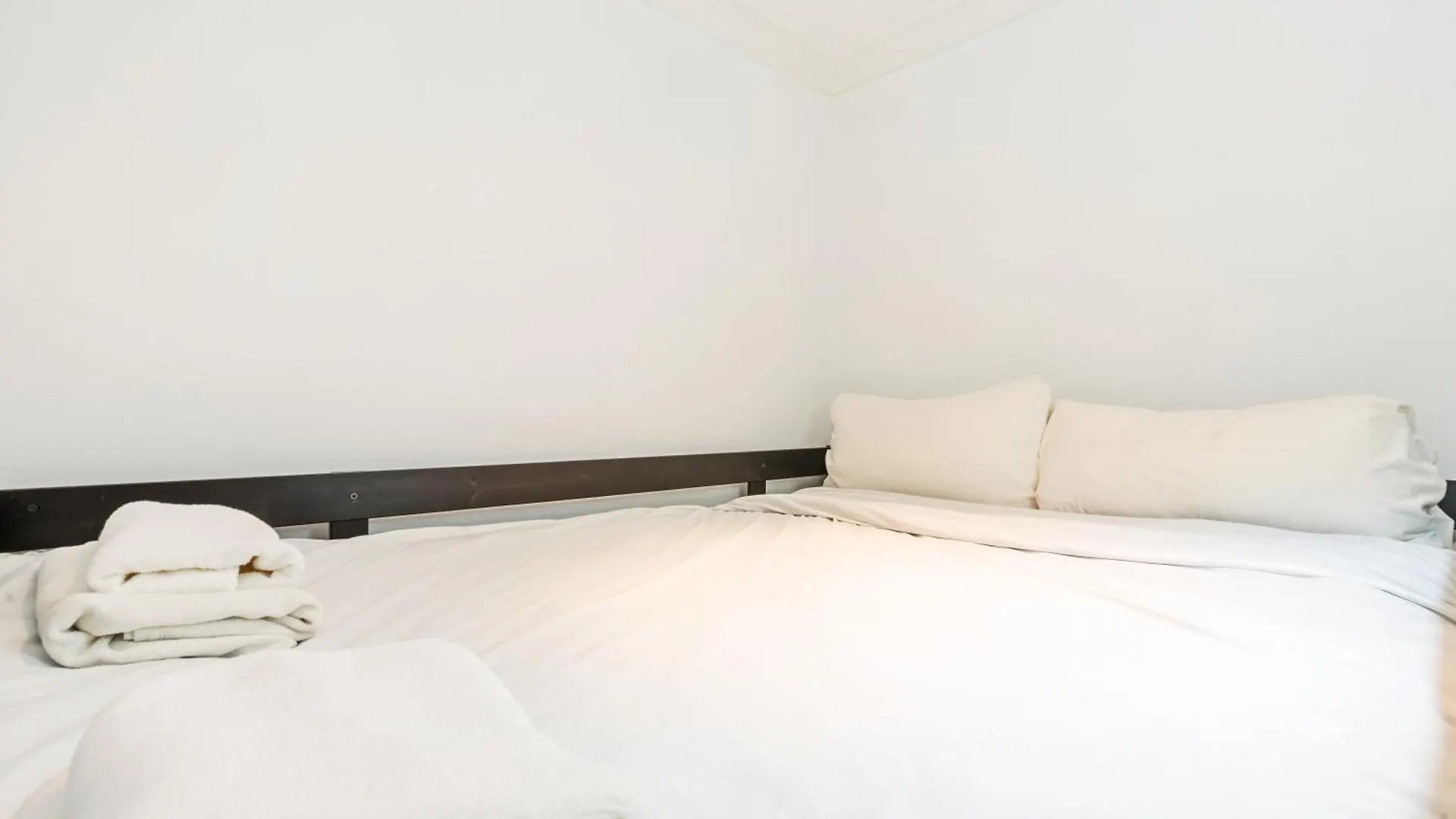 Apartment Quiet, Vibrant 2 Bedroom In Pedestrian Eixample Barcelona Spain