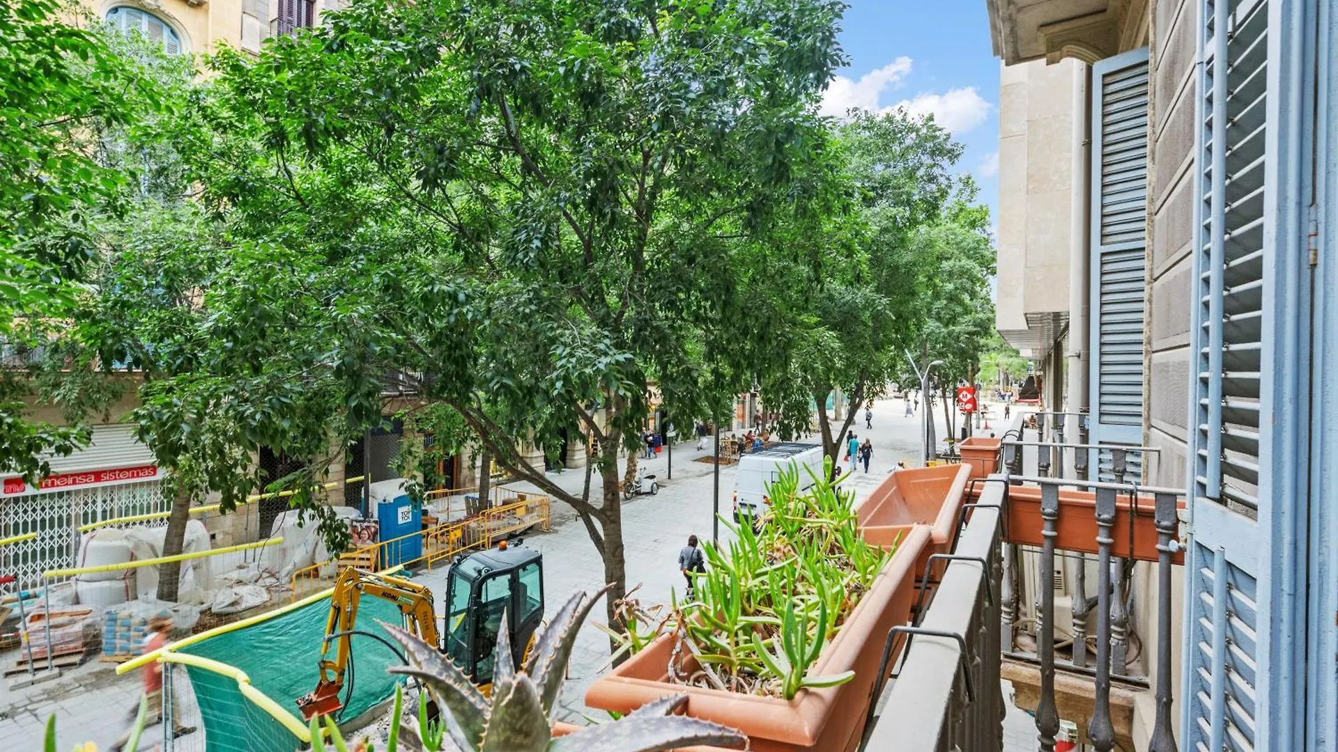 Apartment Quiet, Vibrant 2 Bedroom In Pedestrian Eixample Barcelona