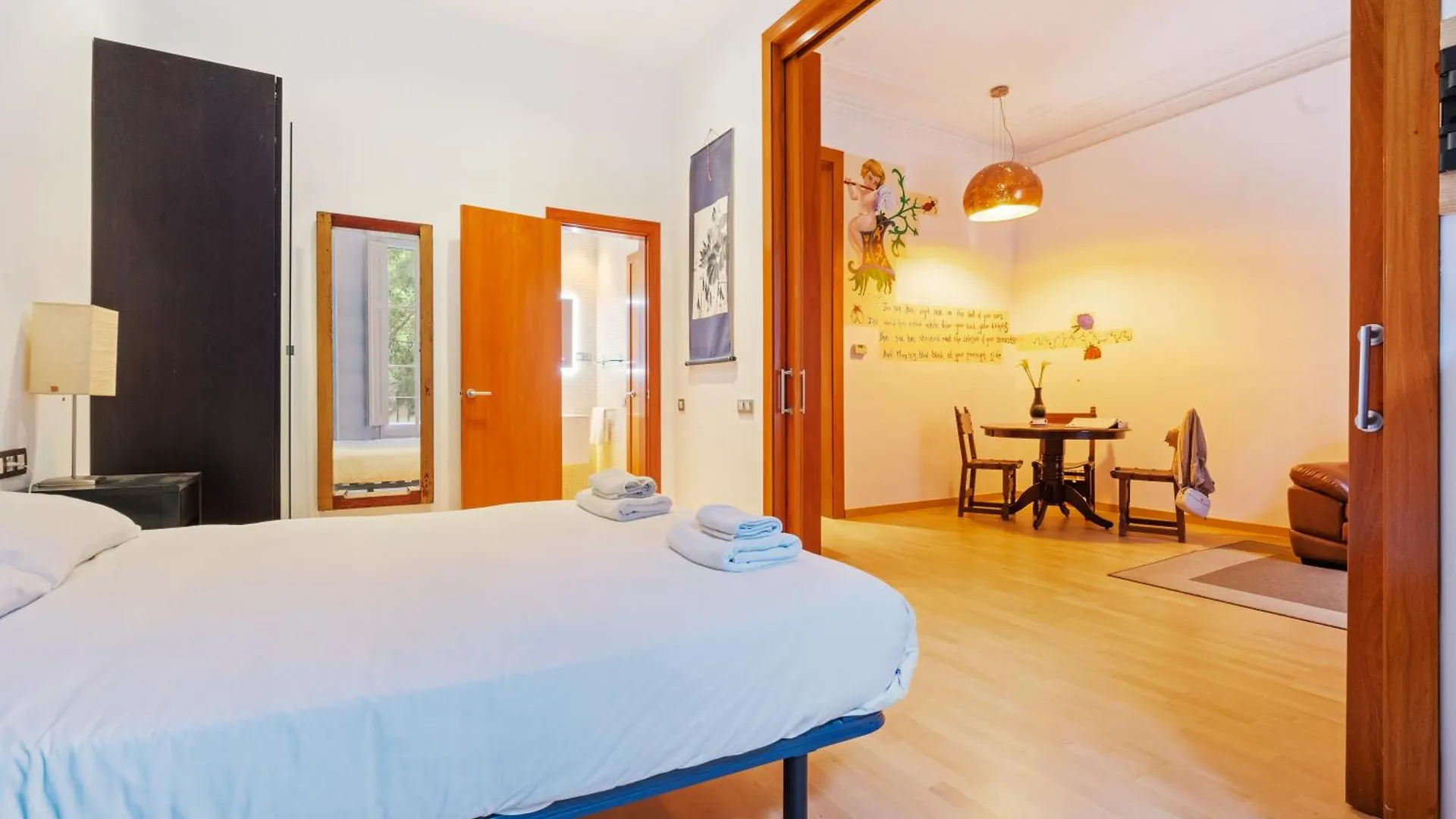 Quiet, Vibrant 2 Bedroom In Pedestrian Eixample Barcelona Spain