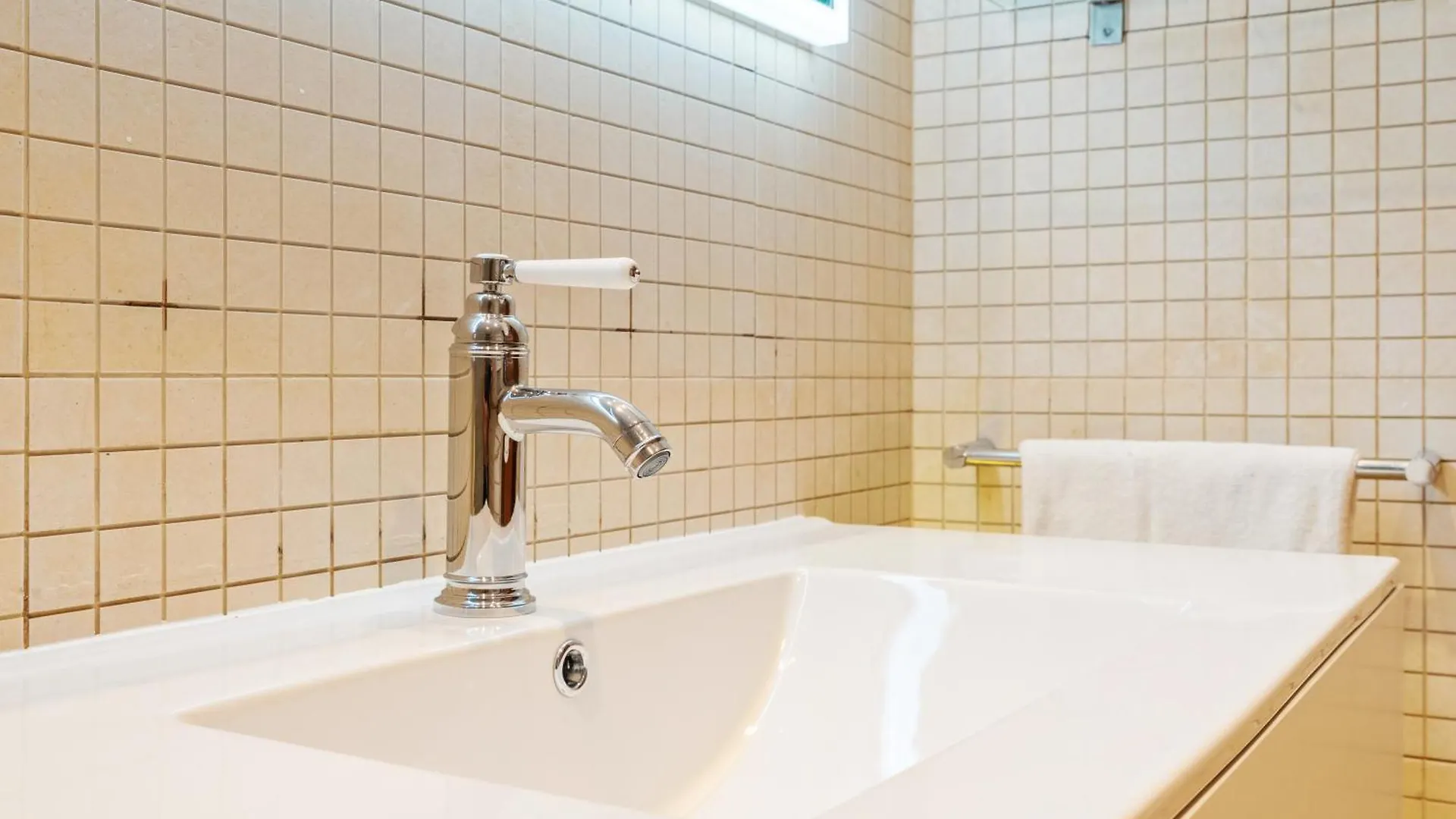 Quiet, Vibrant 2 Bedroom In Pedestrian Eixample Barcelona 0*,  Spain