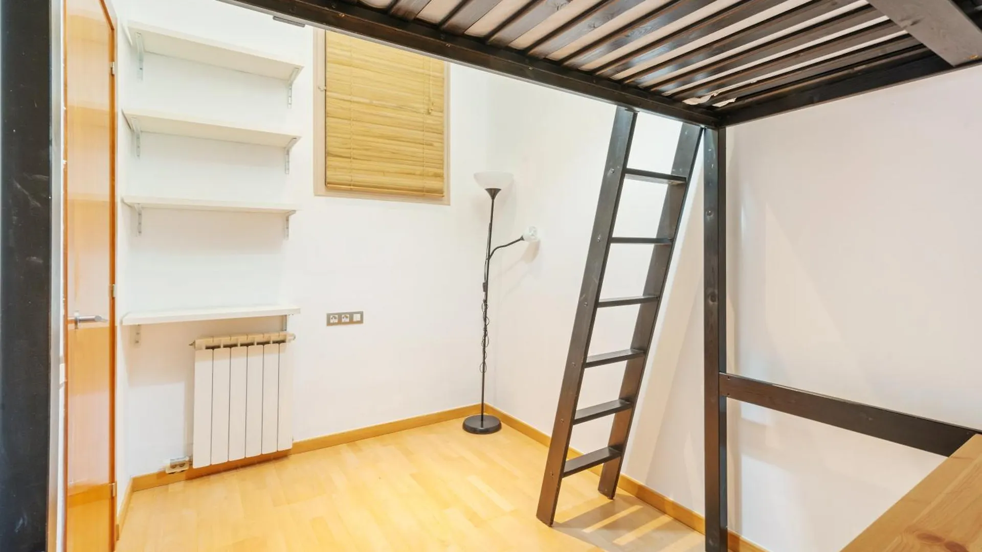Quiet, Vibrant 2 Bedroom In Pedestrian Eixample Barcelona Apartment