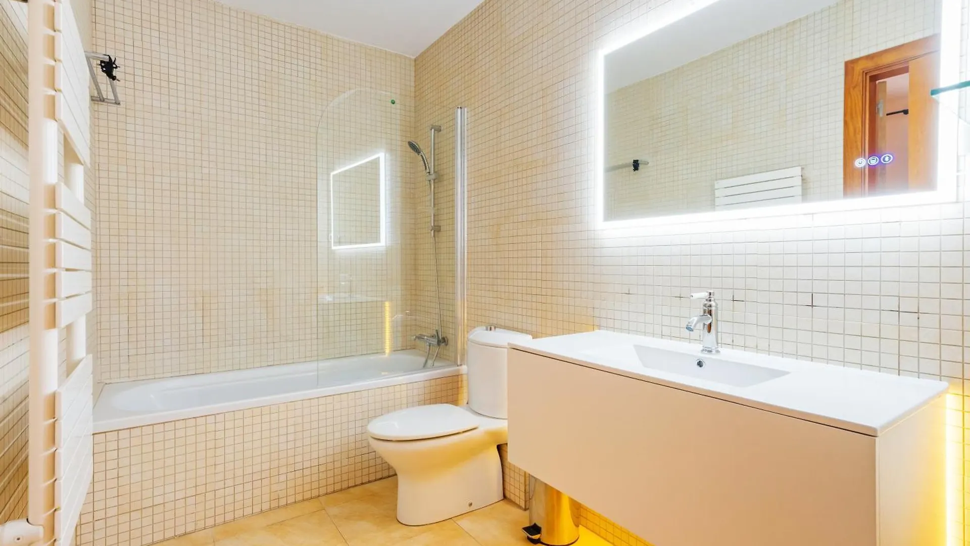 Quiet, Vibrant 2 Bedroom In Pedestrian Eixample Barcelona Spain